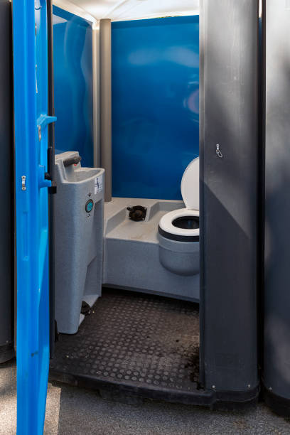Best Portable toilet rental cost  in Redwood Falls, MN
